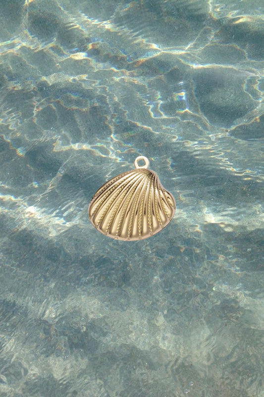 Gold Scallop Shell